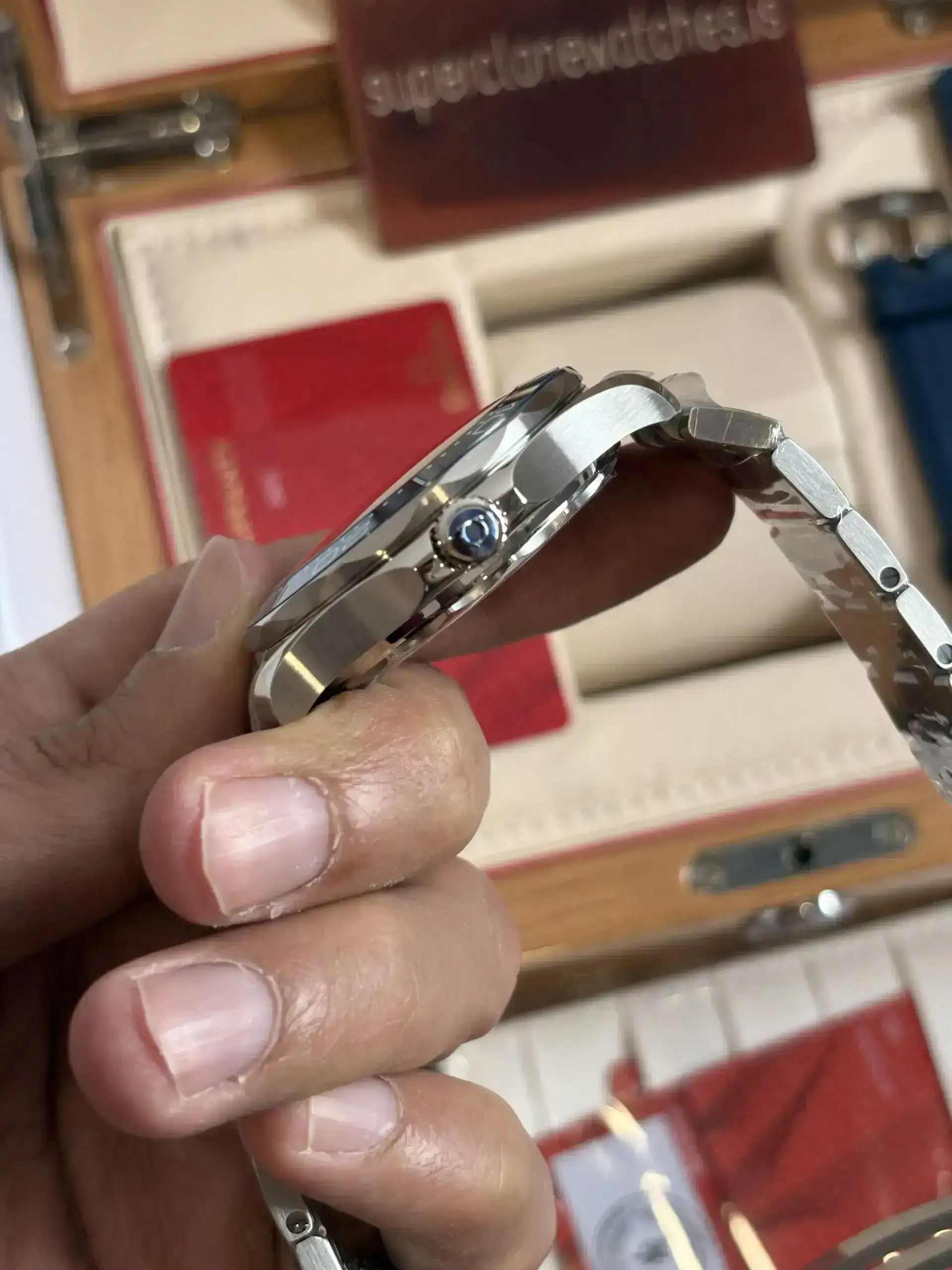 Omega Seamaster 300 detail 3