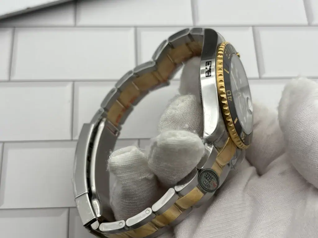 Submariner detail